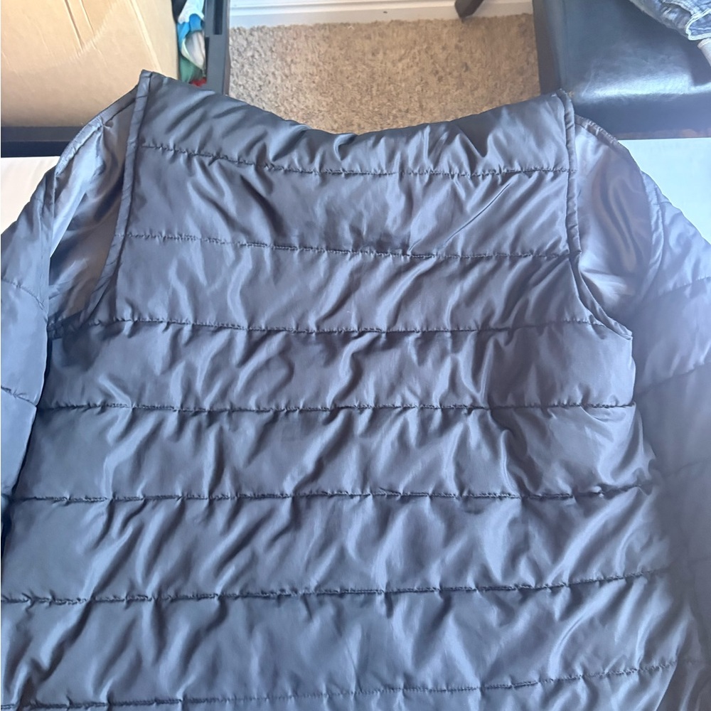 GAP Charcoal Quilted Vest - Picture 6 of 6